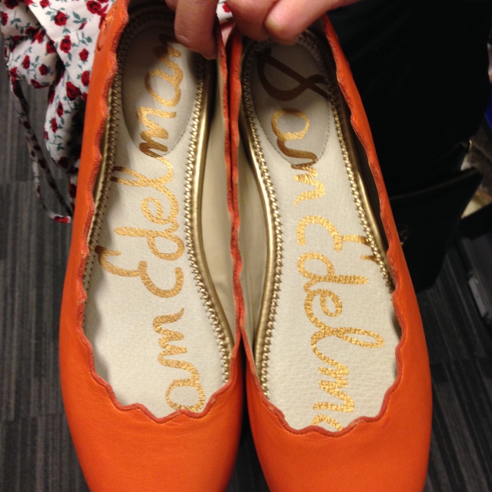 NWT Sam Edelman Orange Scalloped Flats - Picture 5 of 6